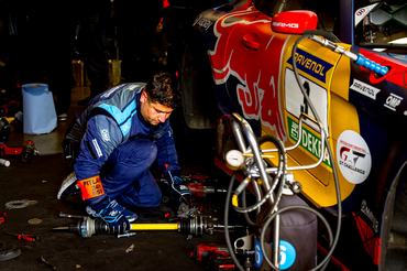 A broken drive shaft causes issues for Team Max Verstappen during the ADAC RAVENOL 24h Nurburgring in Nurburg, Germany, on May 17, 2026. (Photo by Jack Brekelmans/EYE4IMAGES/NurPhoto via Getty Images)