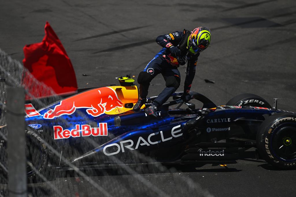 Tört a Red Bull, lángolt a Cadillac, hasított a Ferrari