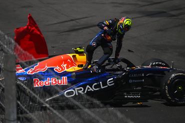 MONTE-CARLO, MONACO - JUNE 05: Isack Hadjar of France and Oracle Red Bull Racing jumps out of his car after a crash during practice ahead of the F1 Grand Prix of Monaco at Circuit de Monaco on June 05, 2026 in Monte-Carlo, Monaco. (Photo by Rudy Carezzevoli/Getty Images)