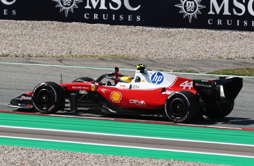 Vérszemet kapott Hamilton a győzelme után, a vb-címet is célba venné a Ferrarival