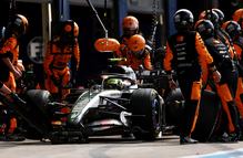 NORTHAMPTON, ENGLAND - JULY 05: Lando Norris of Great Britain driving the (1) McLaren MCL40 Mercedes makes a pitstop during the F1 Grand Prix of Great Britain at Silverstone Circuit on July 05, 2026 in Northampton, England. (Photo by Mark Thompson/Getty Images)