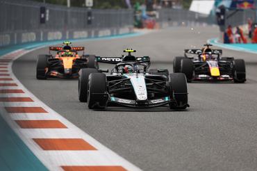 Miami Grand Prix, Sunday, Getty Images MIAMI, FLORIDA - MAY 03: Andrea Kimi Antonelli of Italy driving the (12) Mercedes AMG Petronas F1 Team W17 leads Max Verstappen of the Netherlands driving the (3) Oracle Red Bull Racing RB22 Red Bull Ford and Lando Norris of Great Britain driving the (1) McLaren MCL40 Mercedes on track during the F1 Grand Prix of Miami at Miami International Autodrome on May 03, 2026 in Miami, Florida. (Photo by Brett Farmer/LAT Images)