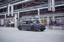 P90629350_highRes_camouflaged-pre-seri