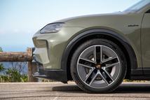 Porsche_Cayenne_Electric-4.jpg