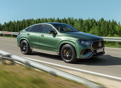 Das neue Mercedes-AMG GLE 63 S 4MATIC+ Coupé, 2026.

Mercedes-AMG GLE 63 S 4MATIC+ Coupé | Energieverbrauch kombiniert 13,4-13,1 l/100 km | CO2 Emissionen kombiniert 303-297 g/km | CO2 Klasse: G1

[1] Die Angaben sind vorläufig. Es liegen bislang weder bestätigte Werte von einer amtlich anerkannten Prüforganisation noch eine EG-Typgenehmigung noch eine Konformitätsbescheinigung mit amtlichen Werten vor. Abweichungen zwischen den Angaben und den amtlichen Werten sind möglich. 

The new Mercedes-AMG GLE 63 S 4MATIC+ Coupé, 2026.

Mercedes‑AMG GLE 63 S 4MATIC+ Coupé | Energy consumption combined 13.4-13.1 l/100 km | CO2 emissions combined 303-297 g/km | CO2 class: G1

[1] The figures are preliminary. No confirmed values from an officially recognized testing organization, EC type approval, or certificate of conformity with official values are available at this time. Deviations between the figures and the official values are possible.