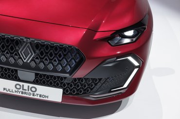 Renault Clio full hybrid E-Tech - Esprit Alpine - Absolute Red (22).jpg