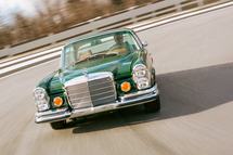Retro-Designs-1969-Mercedes-280-SE-35mm-Film-Photos-12-2048x1358.webp