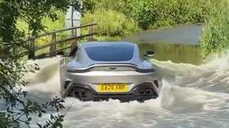 aston-martin-vantage-vízkár