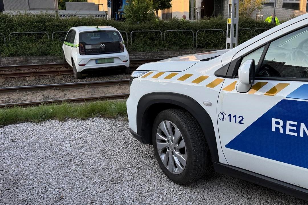 Összekeverte a pedálokat a GreenGóban, a sínekre ugratott