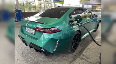 imgonline-com-ua-FrameBlurred-YPa7guutYXr2Y