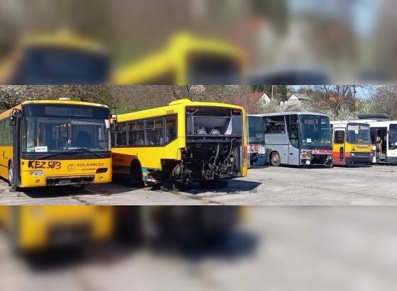 Buszok hulláit árverezi el a MÁV