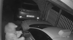 kő-autófeltörés-tolvaj-budapest