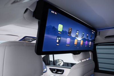 Der neue vollelektrische Mercedes-Benz VLE - Die Angaben sind vorläufig und wurden intern nach Maßgabe der Zertifizierungsmethode „WLTP-Prüfverfahren“ ermittelt. Es liegen bislang weder eine EG-Typgenehmigung noch eine Konformitätsbescheinigung mit amtlichen Werten vor. Abweichungen zwischen den Angaben und den amtlichen Werten sind möglich. The all-new electric Mercedes-Benz VLE - Figures are preliminary and were determined internally in accordance with the "WLTPtest procedure"certificationmethod. At present, there has been neither an EC typeapprovalnor a certificate ofconformitywith official values. There may be discrepancies between thefigures providedand the official values.
