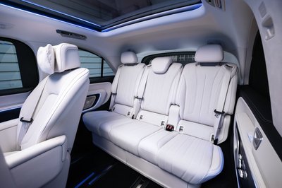 Der neue vollelektrische Mercedes-Benz VLE - Die Angaben sind vorläufig und wurden intern nach Maßgabe der Zertifizierungsmethode „WLTP-Prüfverfahren“ ermittelt. Es liegen bislang weder eine EG-Typgenehmigung noch eine Konformitätsbescheinigung mit amtlichen Werten vor. Abweichungen zwischen den Angaben und den amtlichen Werten sind möglich. The all-new electric Mercedes-Benz VLE - Figures are preliminary and were determined internally in accordance with the "WLTPtest procedure"certificationmethod. At present, there has been neither an EC typeapprovalnor a certificate ofconformitywith official values. There may be discrepancies between thefigures providedand the official values.