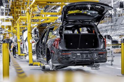 Mercedes-Benz Werk Kecskemét - Einblick in die Produktion des neuen Mercedes-Benz GLB Mercedes Benz plant Kecskemét - Insight into production of the new Mercedes-Benz GLB