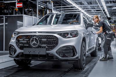 Mercedes-Benz Werk Kecskemét - Einblick in die Produktion des neuen Mercedes-Benz GLB Mercedes Benz plant Kecskemét - Insight into production of the new Mercedes-Benz GLB