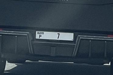 tesla-cybertruck-7-rendszám-dubaj