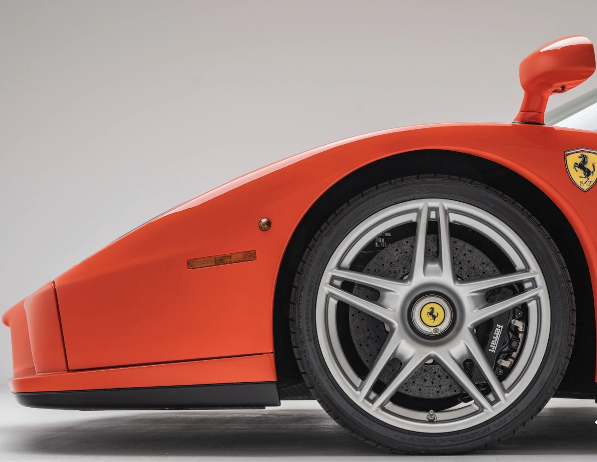 4 milliárdot fizetett valaki egy Ferrariért, amit csak a neten látott