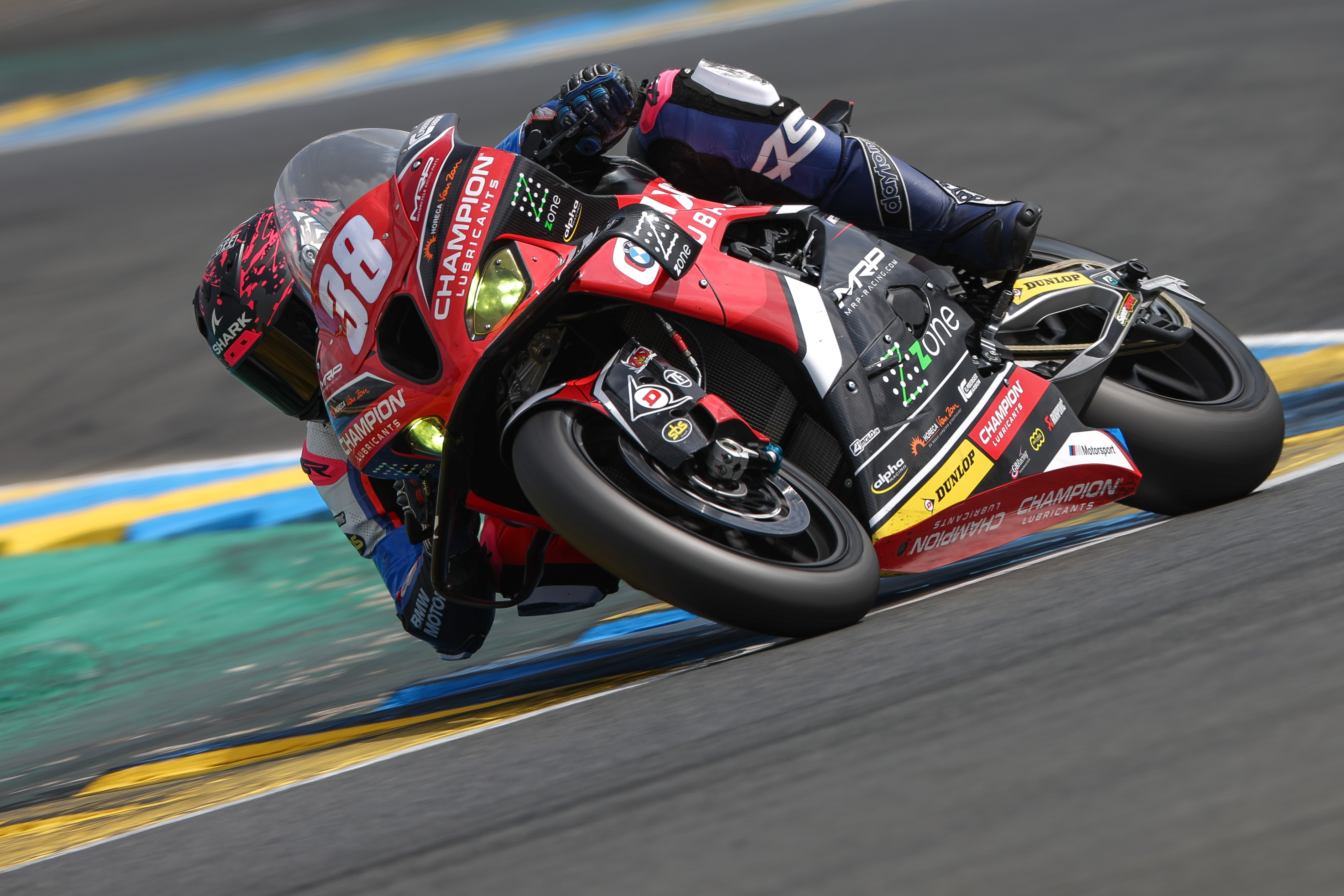 Szenzációs magyar siker született a motorosok Le Mans-i 24 órásán